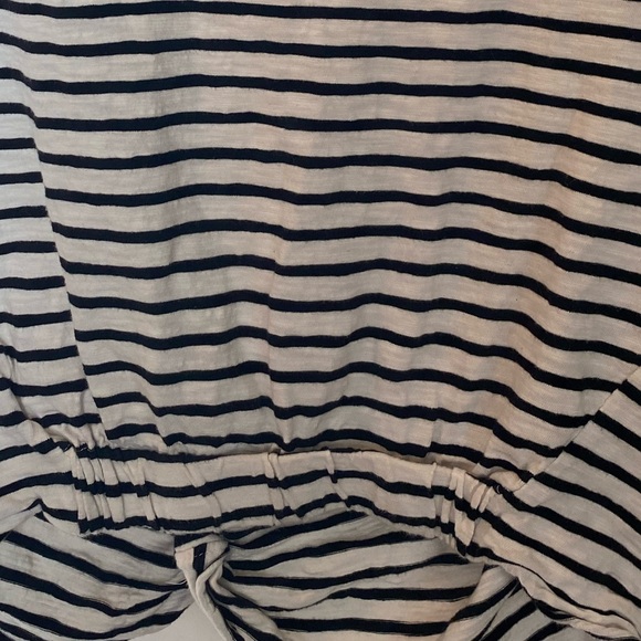 Black and White Striped Knotted Top - Picture 4 of 4
